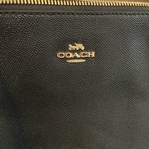 COACH  Black Tote - Picture 2 of 8